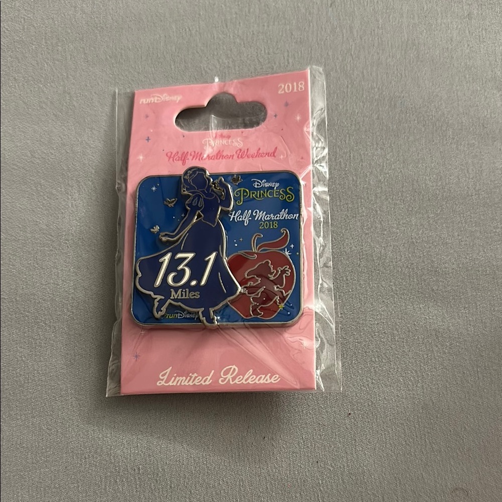 Disney Princess Half Marathon 2018 Brooch - Blue and Silver